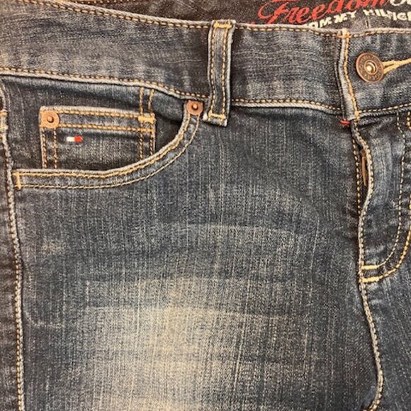 TOMMY HILFIGER Women's Freedom Boot Jeans - Picture 10 of 10